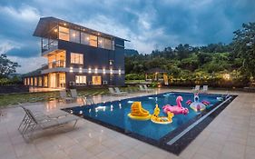Saffronstays Sundowner - 8Br Morbe-View Villa, Grand Pool, Outdoor Bar, Gazebo, Tt & Pool Table, Rain Dance, Award-Winning